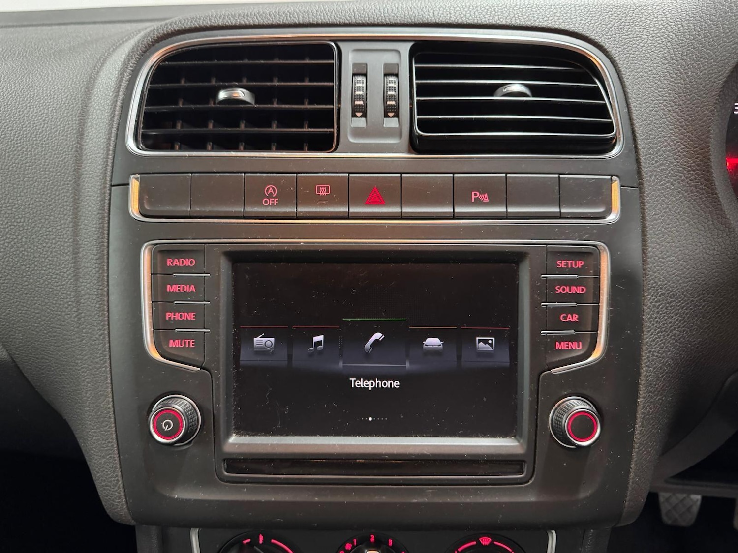 Used Volkswagen Polo 2015 for sale - 77386384: Photo 39