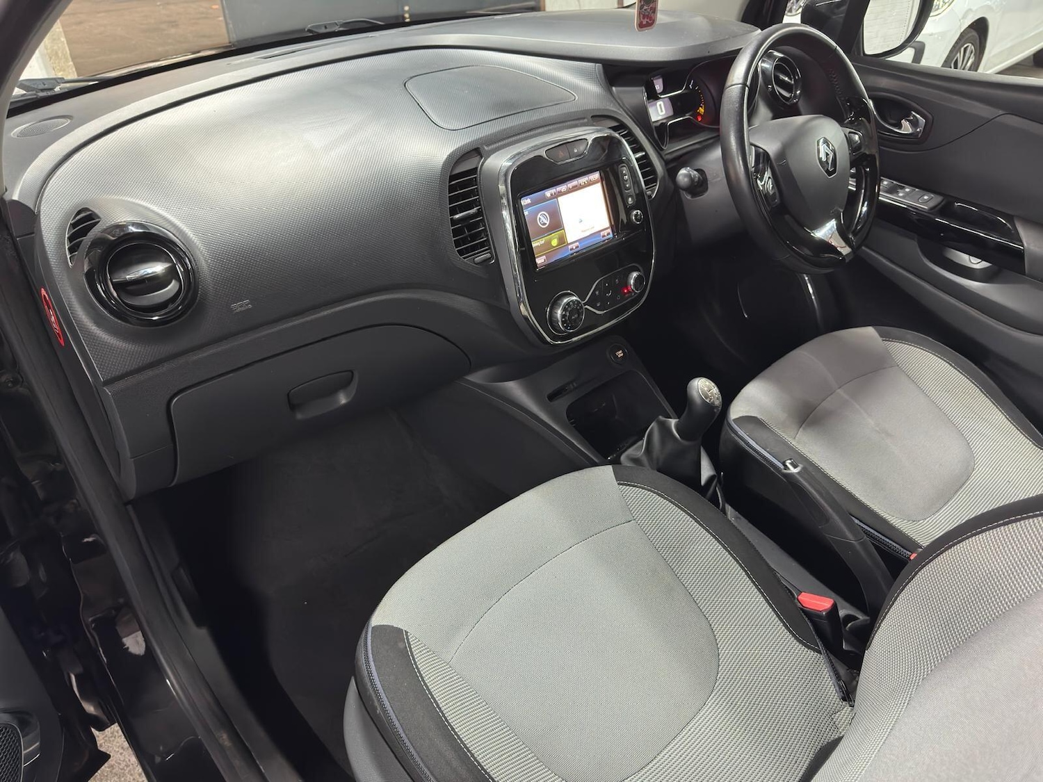 Used Renault Captur 2015 for sale - 78204291: Photo 37