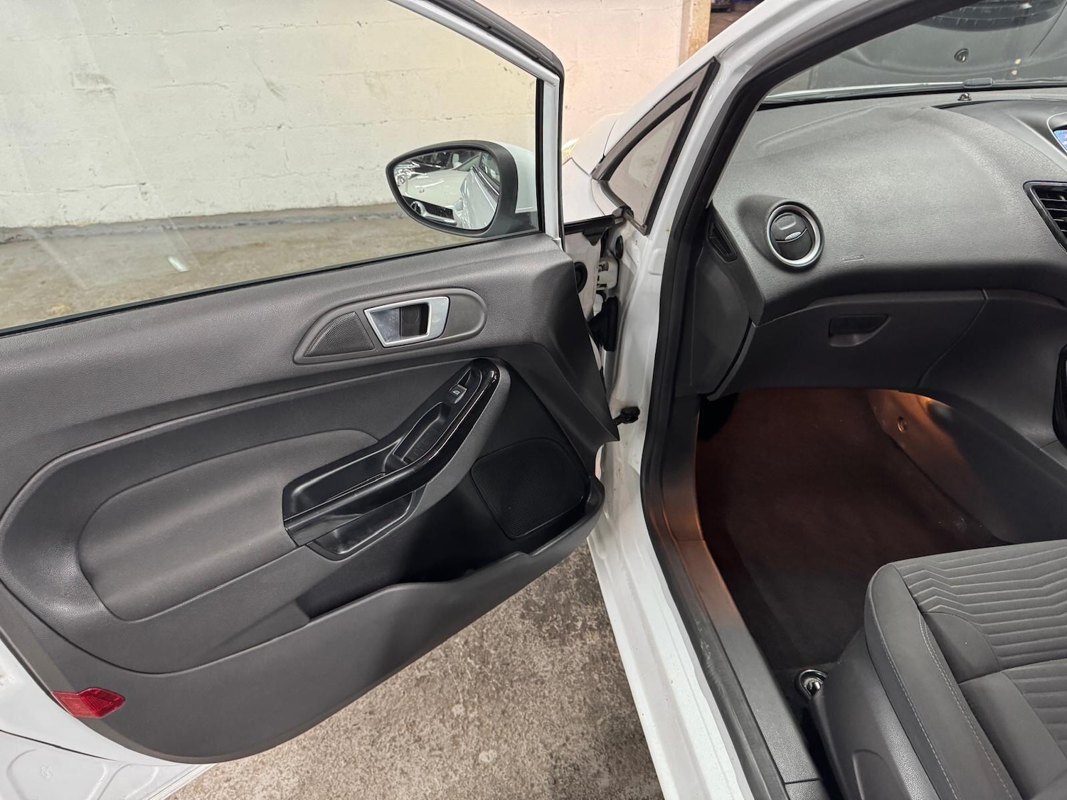 Used Ford Fiesta 2017 for sale - 77049979: Photo 17