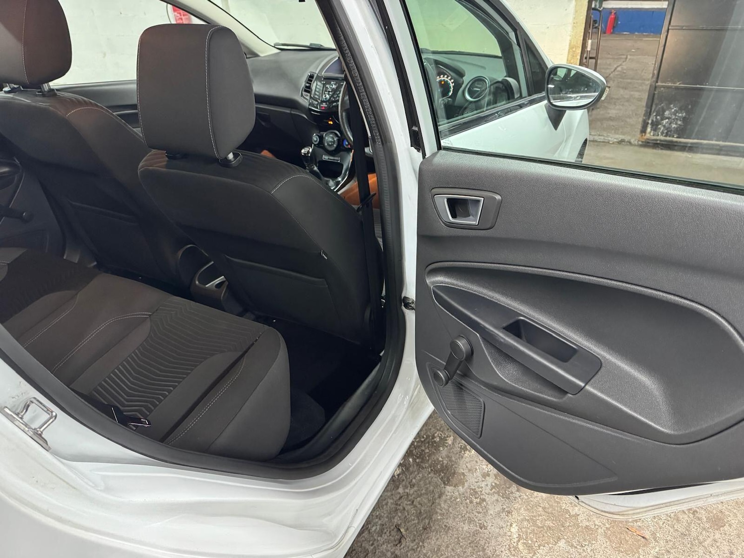 Used Ford Fiesta 2017 for sale - 77049979: Photo 33