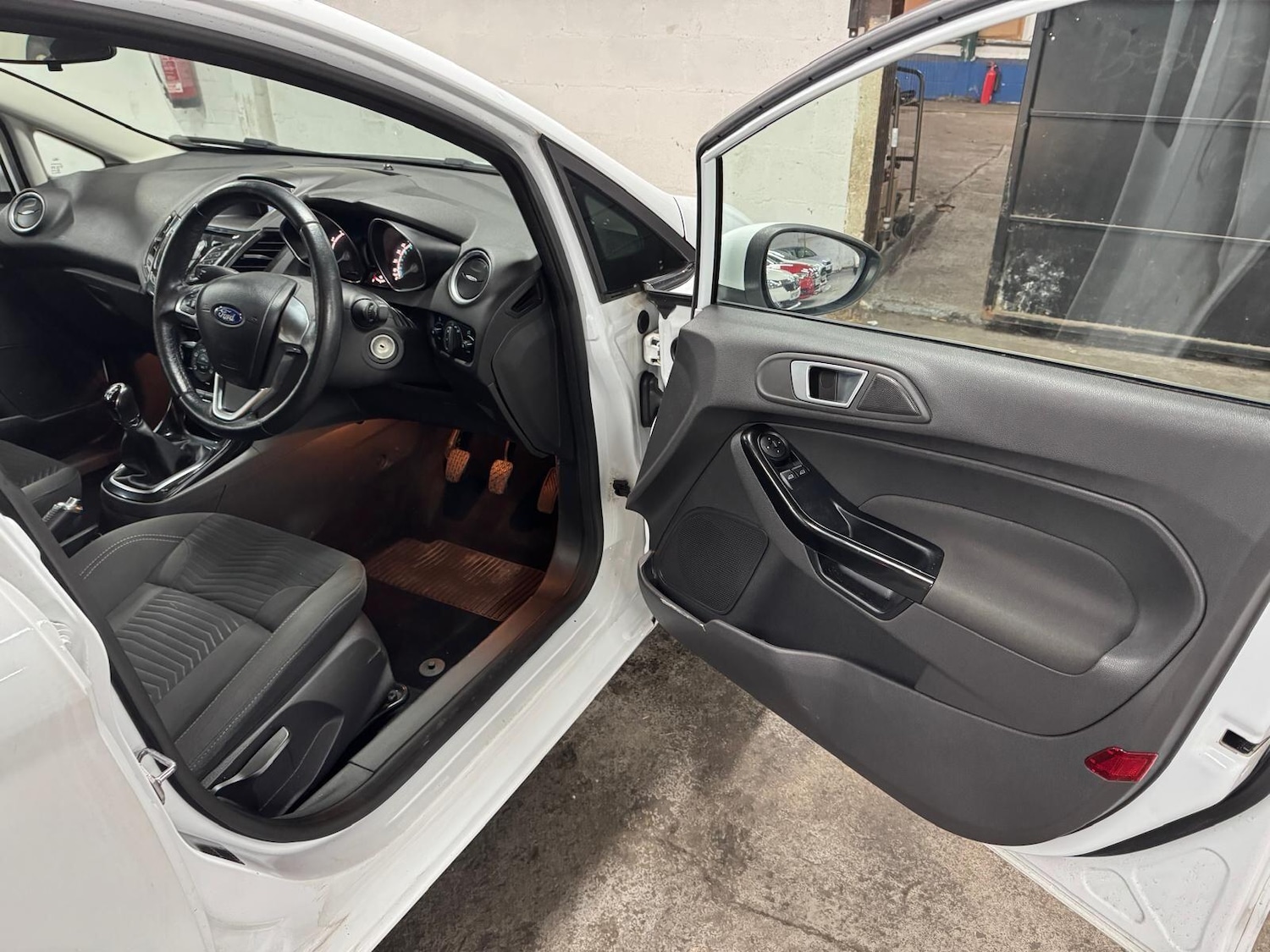 Used Ford Fiesta 2017 for sale - 77049979: Photo 41