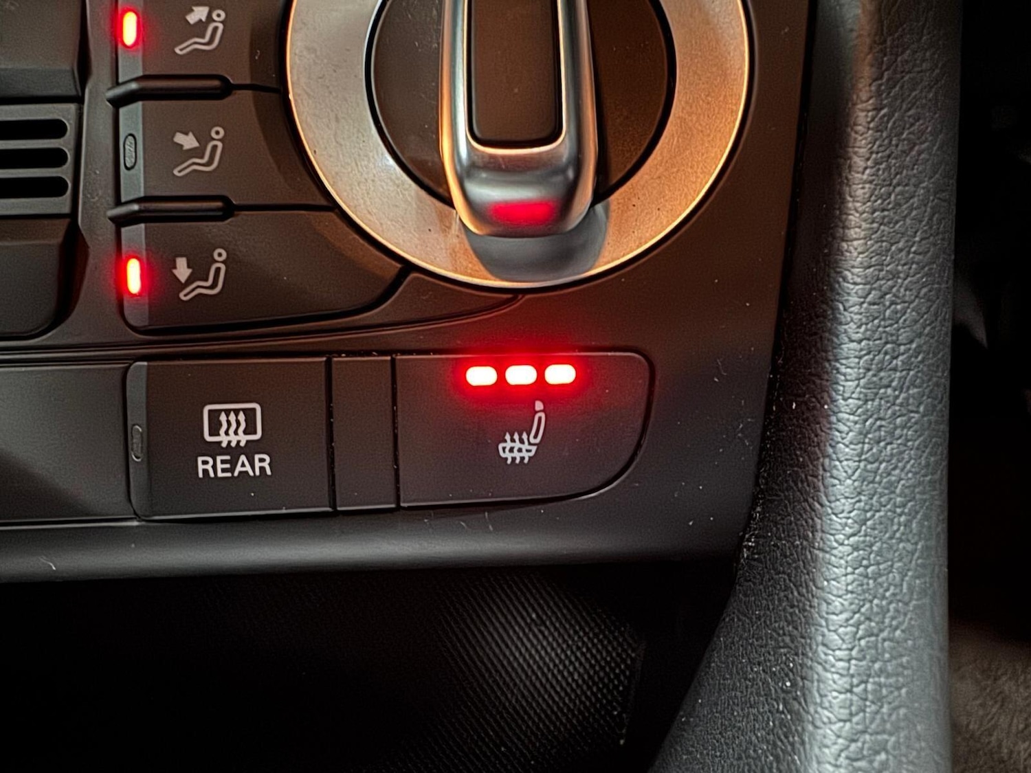 Used Audi Q3 2012 for sale - 77215779: Photo 2