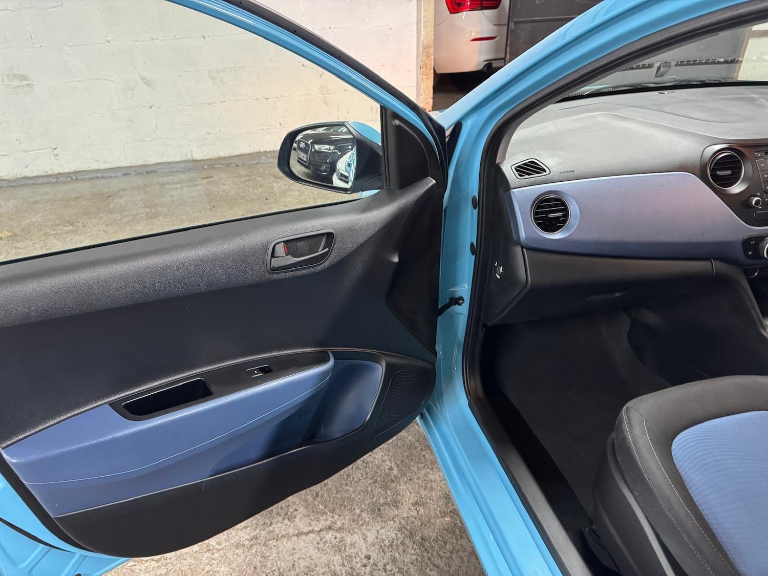 Used Hyundai i10 for sale - 77824860: Photo 38