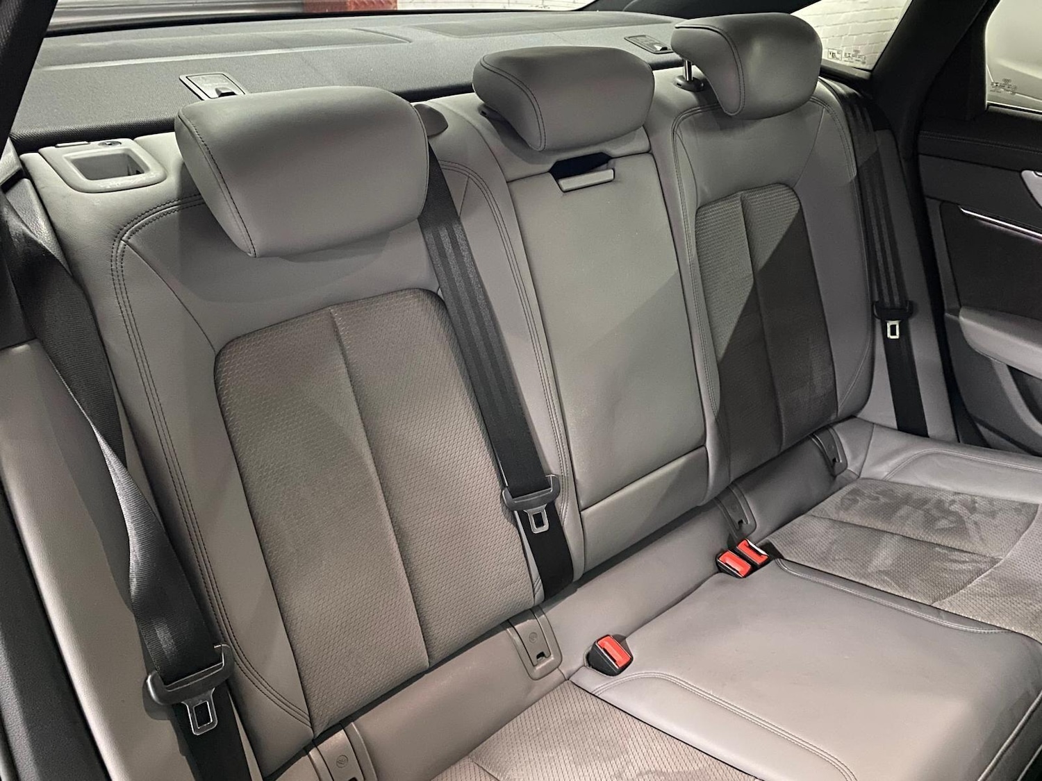 Used Audi A6 Saloon for sale - 76484653: Photo 36