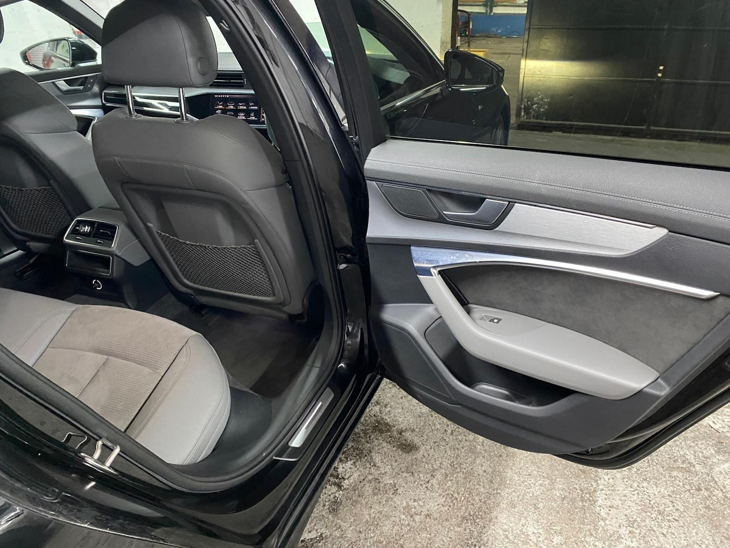 Used Audi A6 Saloon for sale - 76484653: Photo 38