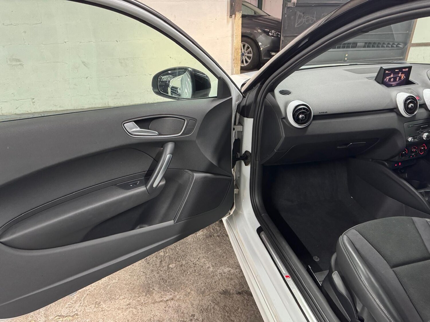 Used Audi A1 2013 for sale - 77510531: Photo 17