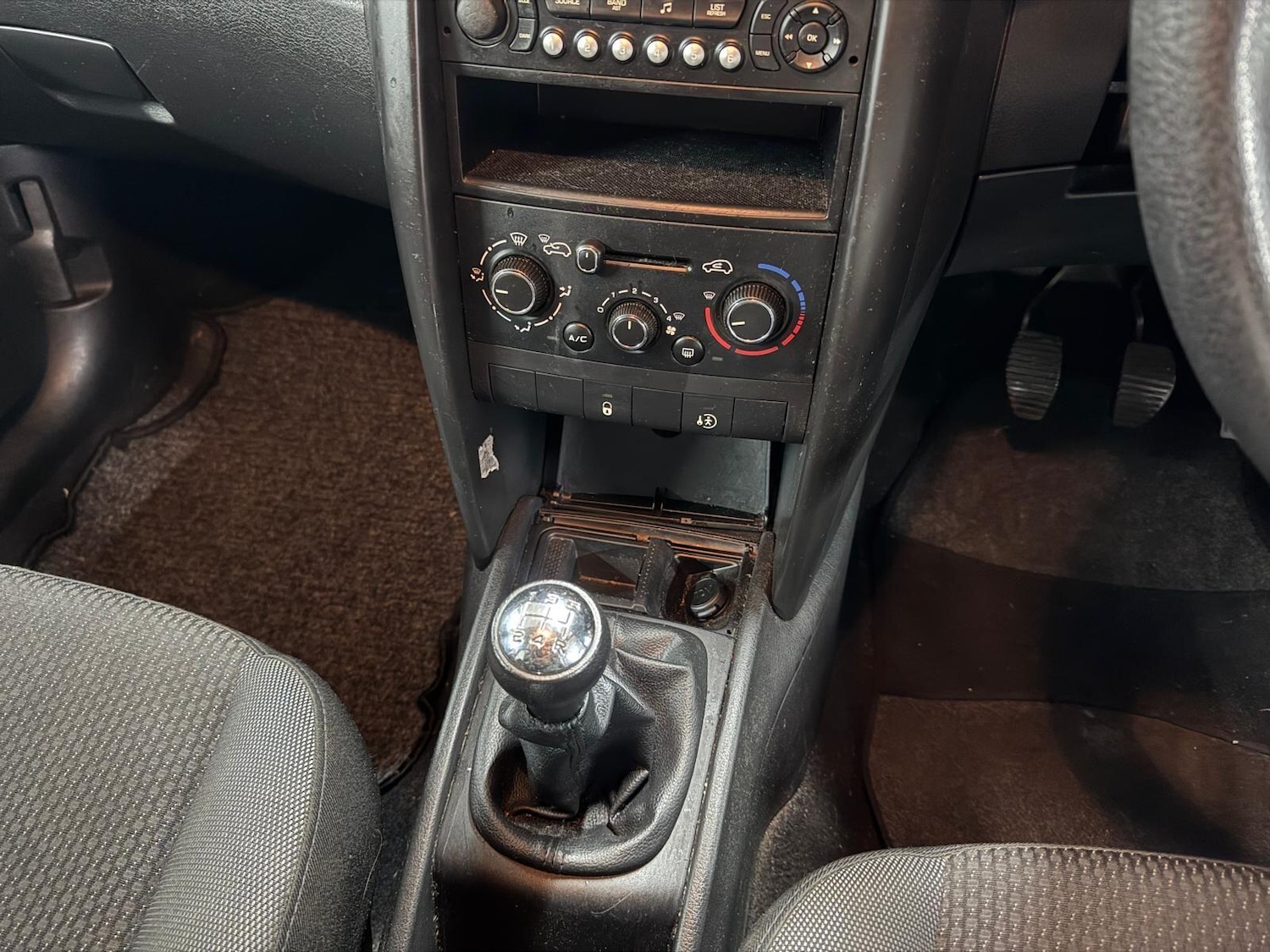 Used Peugeot 207 2010 for sale - 77479534: Photo 32