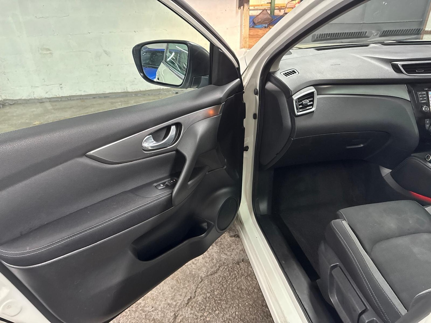 Used Nissan Qashqai for sale - 78136344: Photo 42