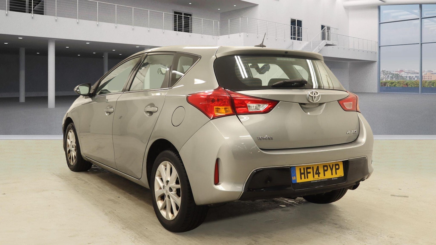 Used Toyota Auris 2014 for sale - 77625411: Photo 2