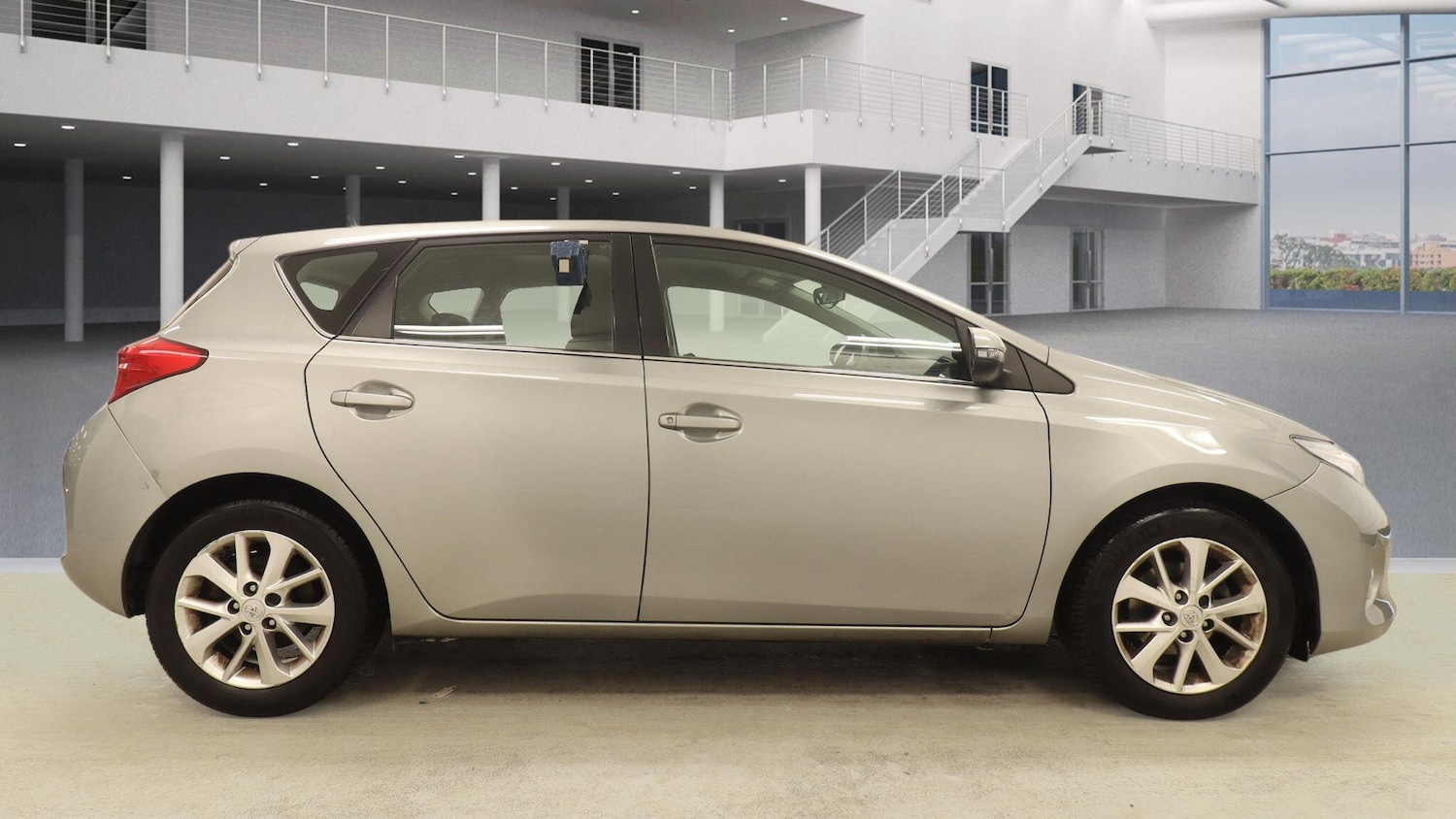 Used Toyota Auris 2014 for sale - 77625411: Photo 4