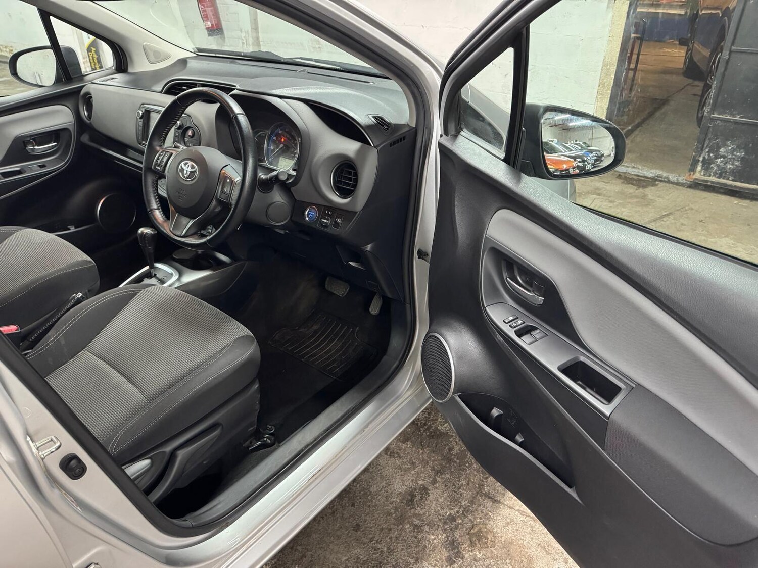 Used Toyota Yaris 2016 for sale - 77838746: Photo 11