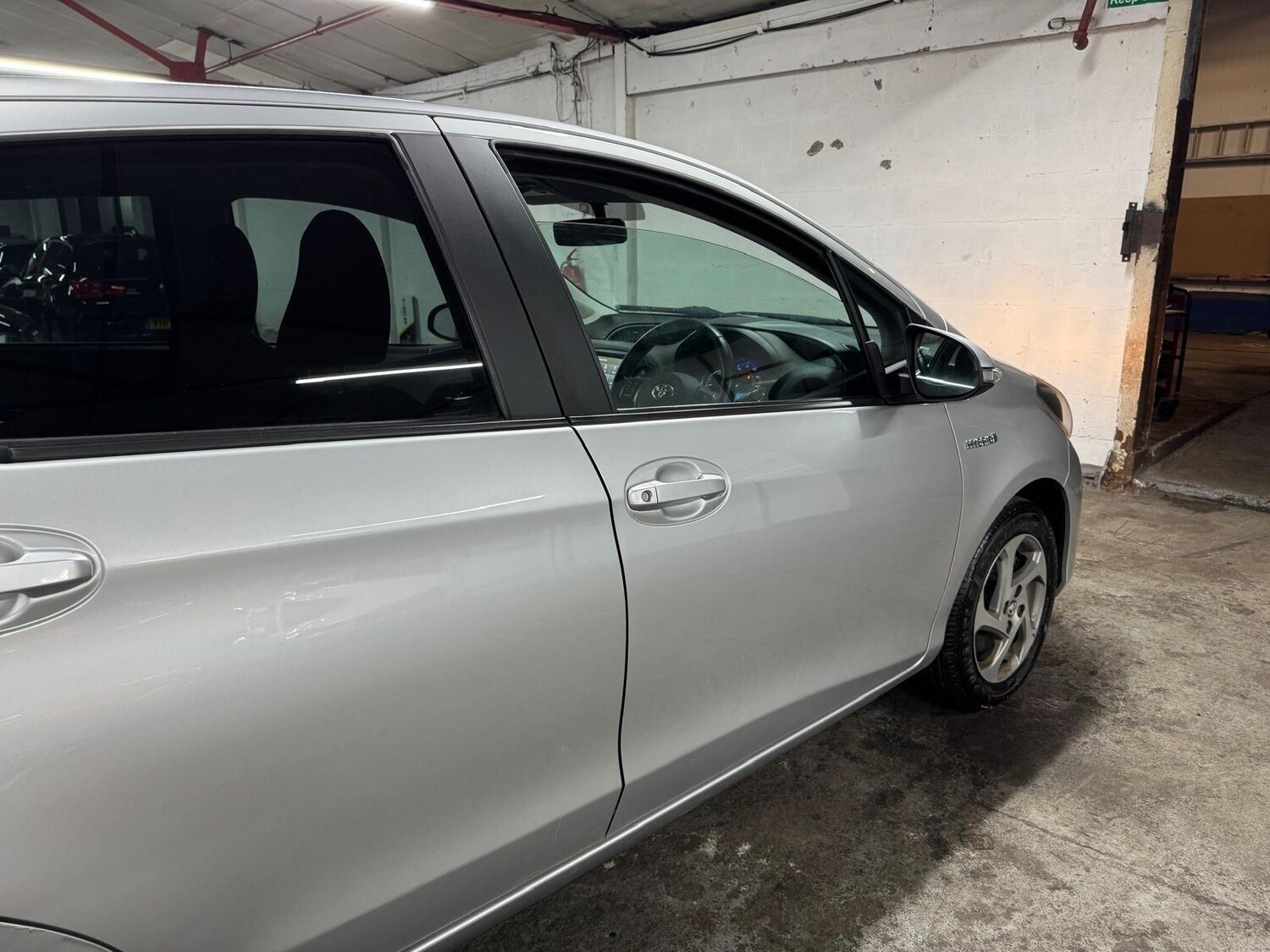 Used Toyota Yaris 2016 for sale - 77838746: Photo 25