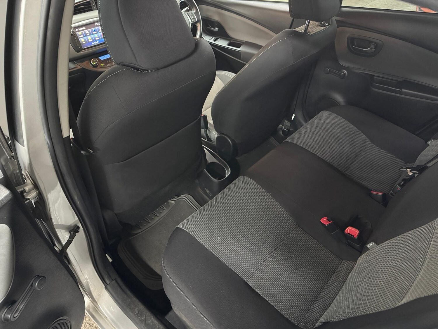 Used Toyota Yaris 2016 for sale - 77838746: Photo 37