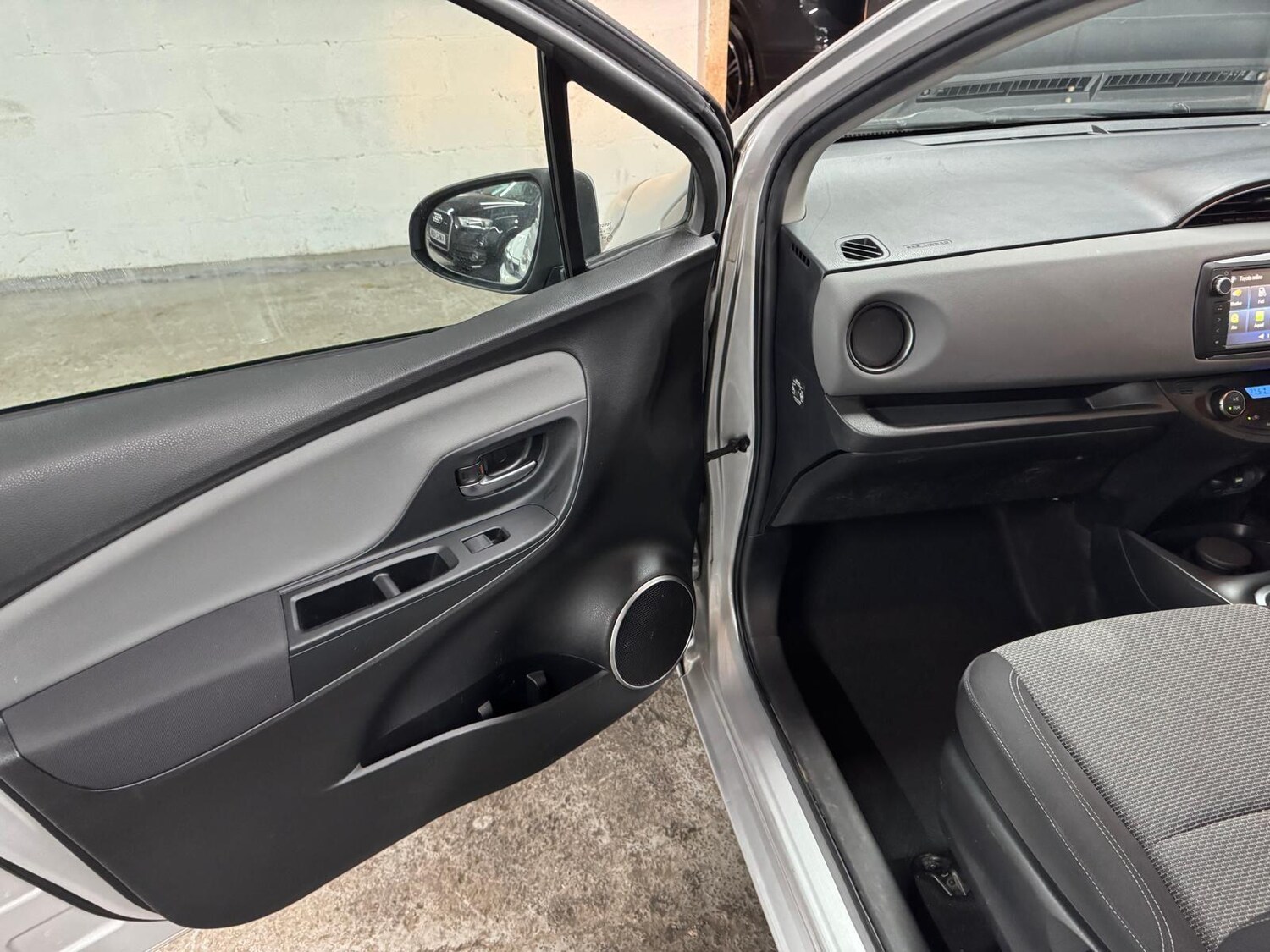 Used Toyota Yaris 2016 for sale - 77838746: Photo 39