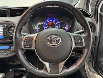 Used Toyota Yaris 2016 for sale - 77838746: Photo