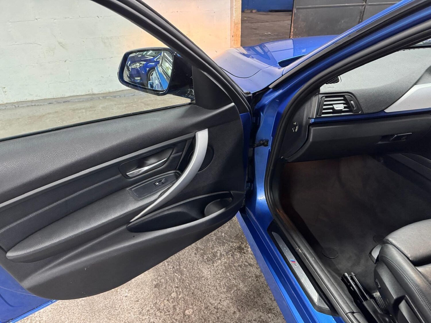 Used BMW 3 Series 2013 for sale - 76935929: Photo 44