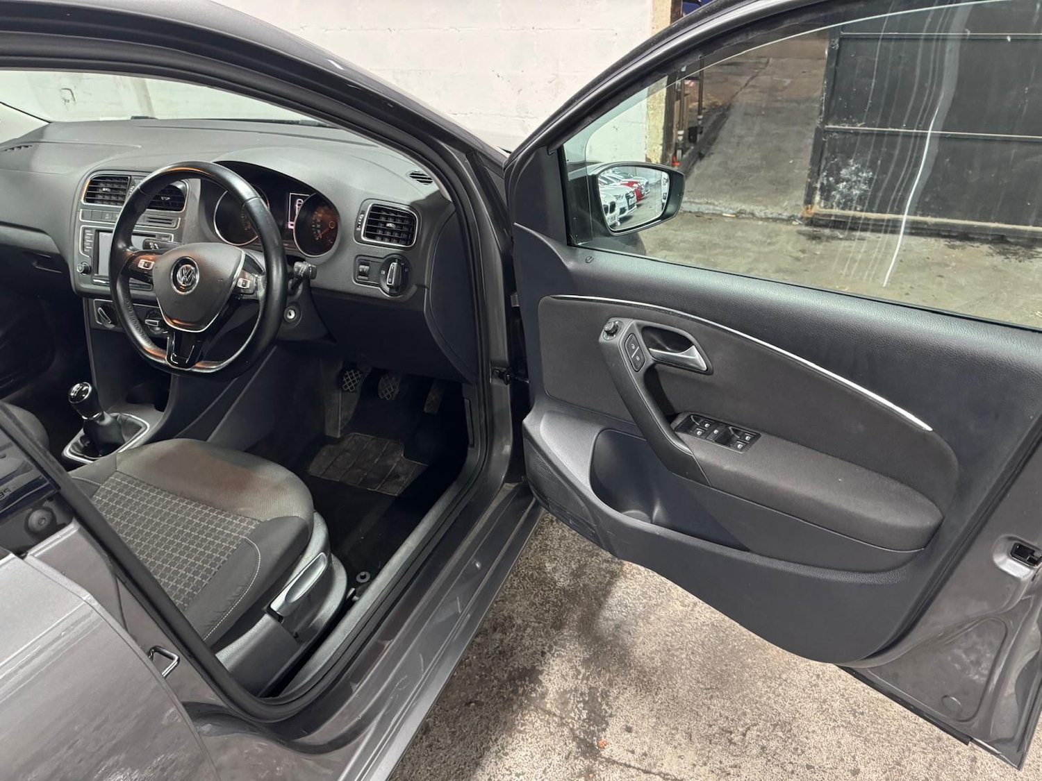 Used Volkswagen Polo 2015 for sale - 76926858: Photo 14