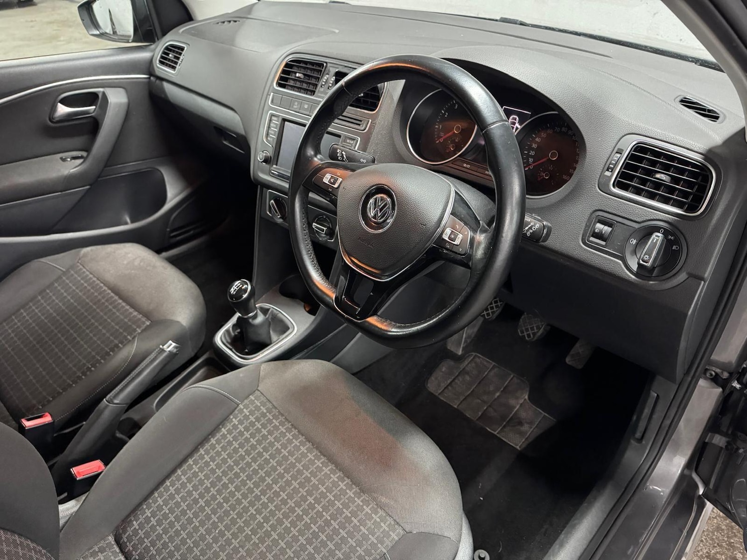 Used Volkswagen Polo 2015 for sale - 76926858: Photo 19