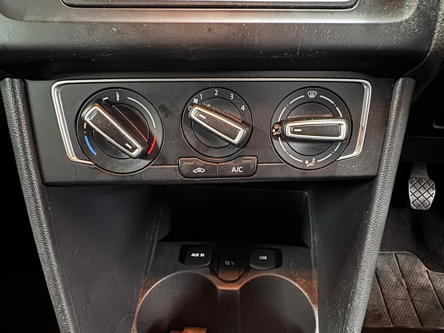 Used Volkswagen Polo 2015 for sale - 76926858: Photo 24