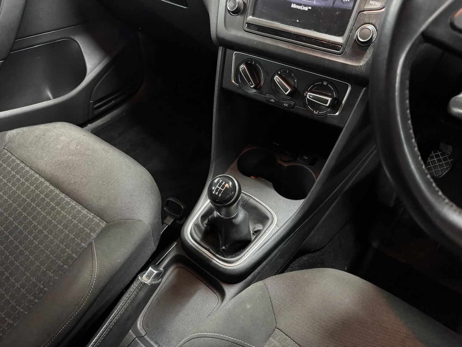 Used Volkswagen Polo 2015 for sale - 76926858: Photo 25