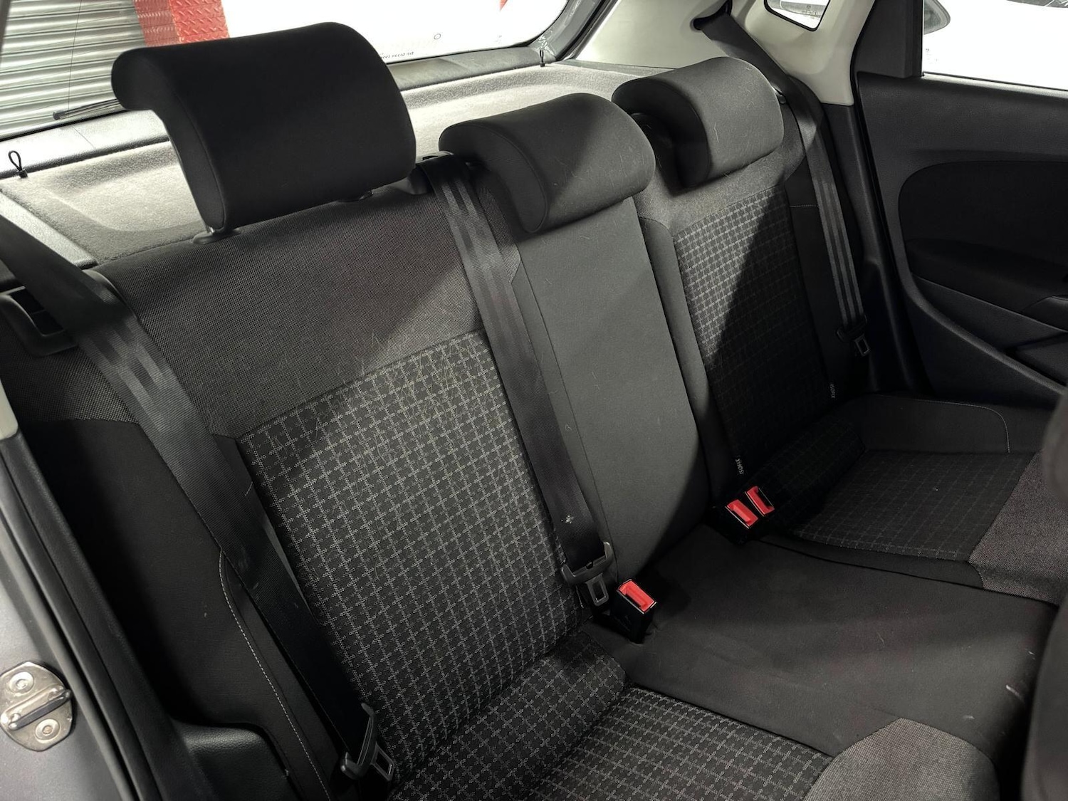 Used Volkswagen Polo 2015 for sale - 76926858: Photo 28