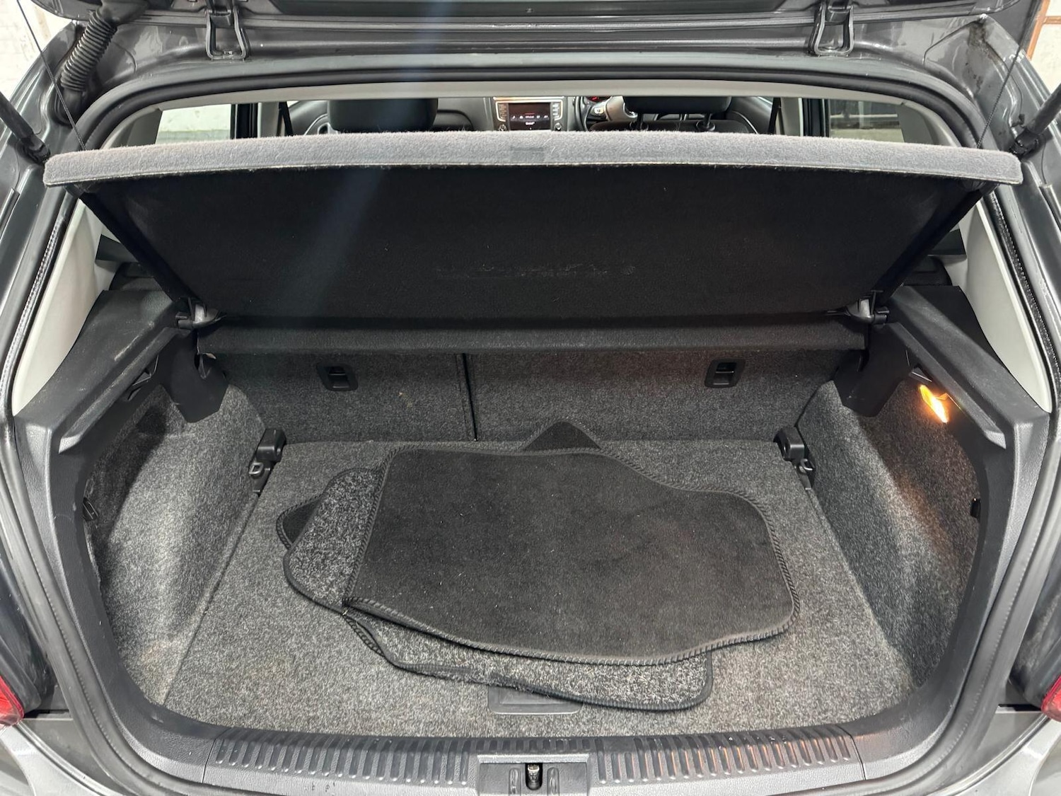 Used Volkswagen Polo 2015 for sale - 76926858: Photo 35