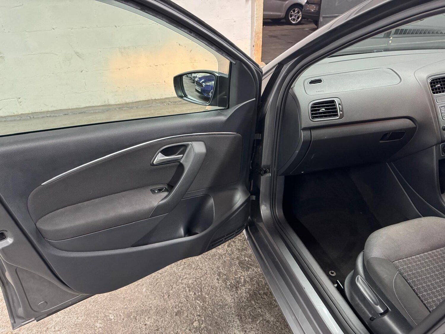 Used Volkswagen Polo 2015 for sale - 76926858: Photo 43