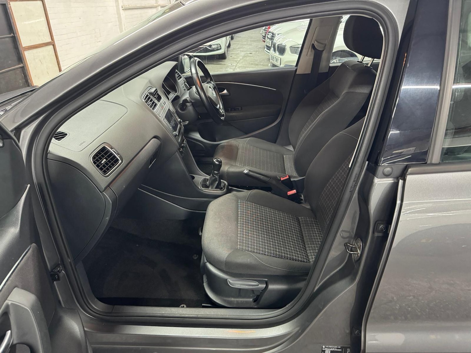 Used Volkswagen Polo 2015 for sale - 76926858: Photo 44