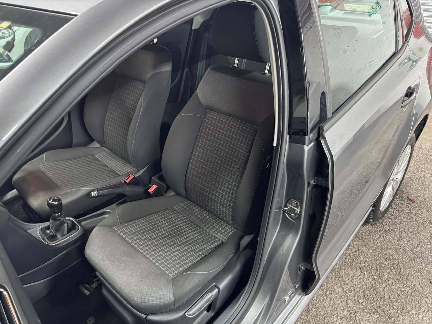 Used Volkswagen Polo 2015 for sale - 76926858: Photo 45