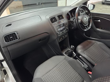 Used Volkswagen Polo 2016 for sale - 79401523: Photo