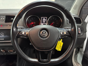 Used Volkswagen Polo 2016 for sale - 79401523: Photo