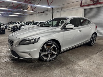 Used Volvo V40 2016 for sale - 75928505: Photo