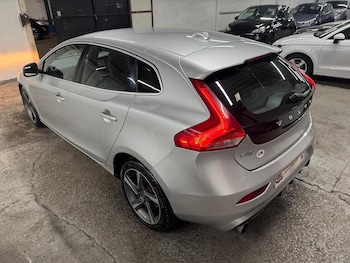 Used Volvo V40 2016 for sale - 75928505: Photo