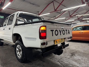 Used Toyota Hilux 2000 for sale - 78772697: Photo
