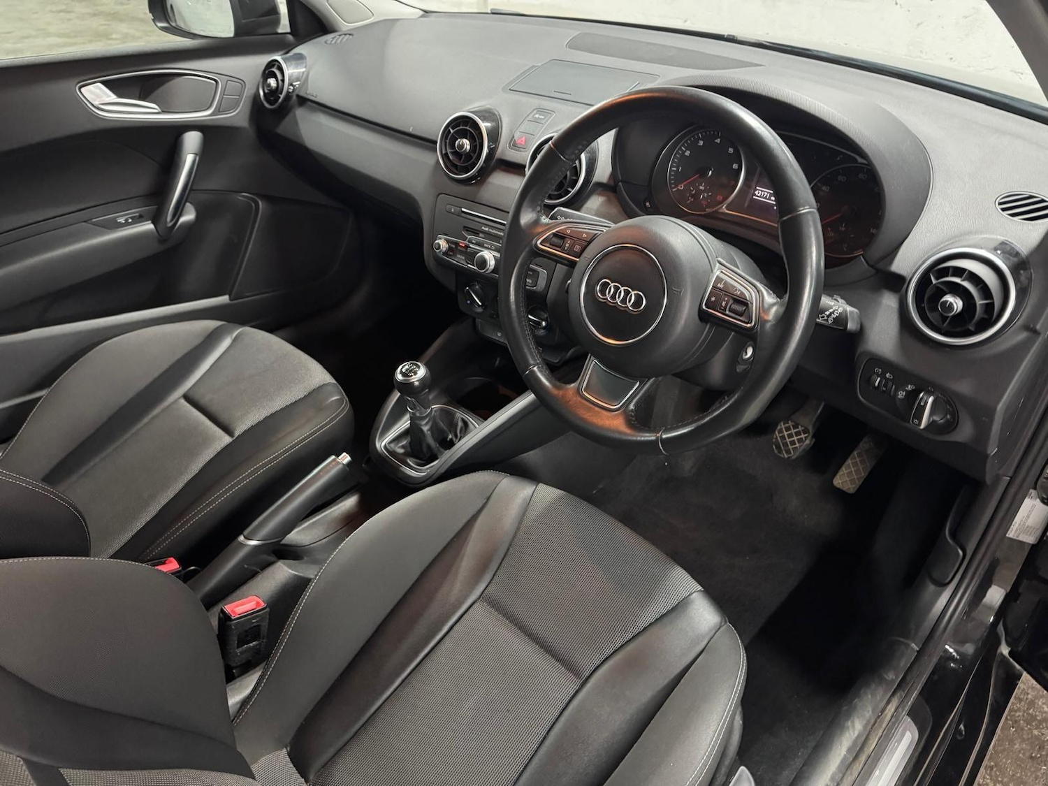 Used Audi A1 2015 for sale - 77091056: Photo 34