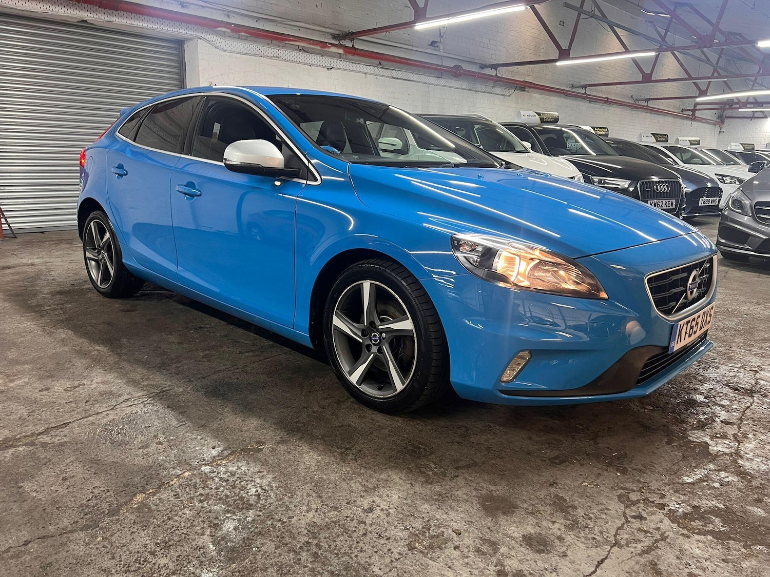 Used Volvo V40 for sale - 78115671: Photo 2
