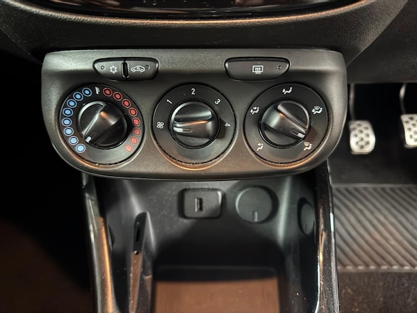 Used Vauxhall ADAM 2016 for sale - 75768907: Photo 3