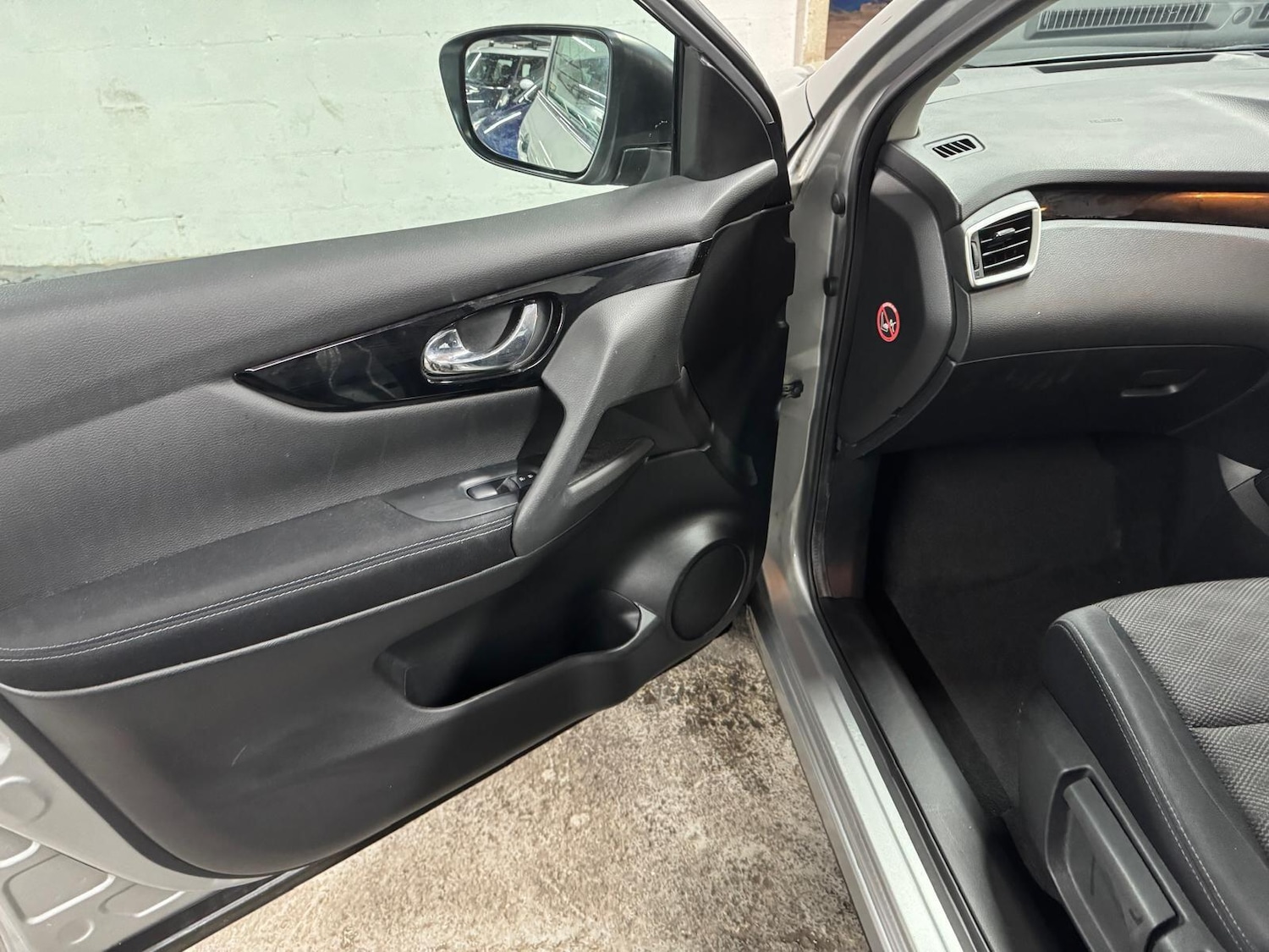 Used Nissan Qashqai 2017 for sale - 77074260: Photo 17