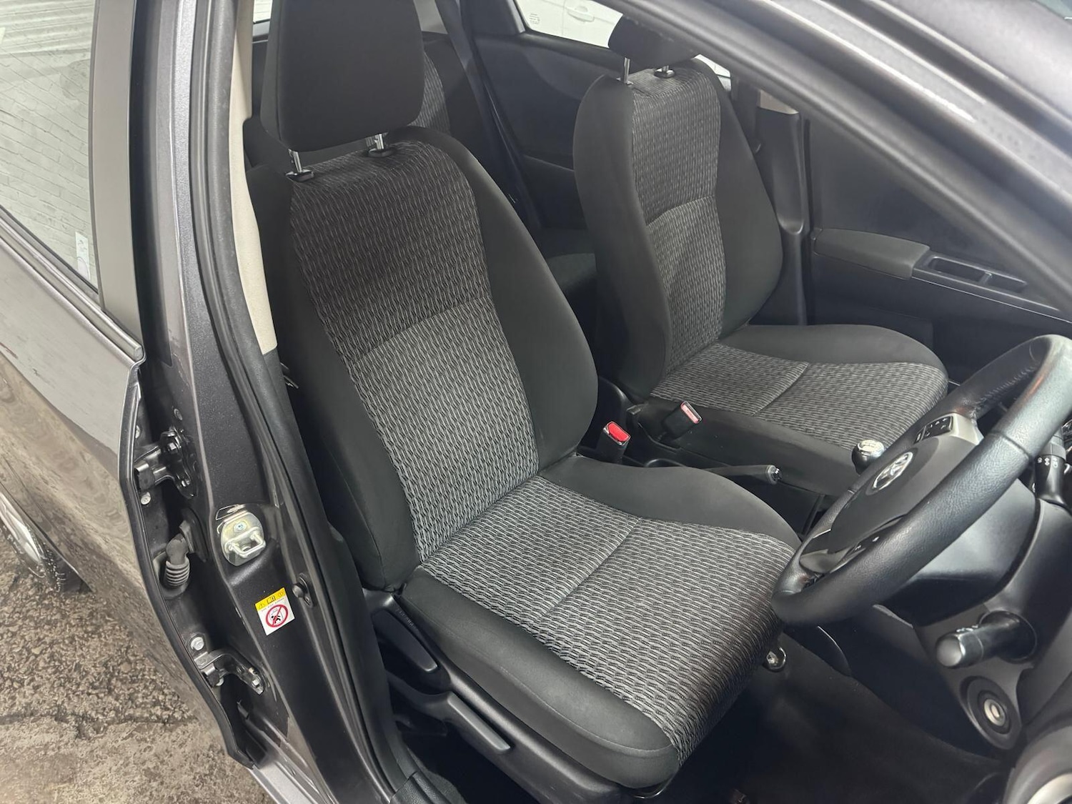 Used Toyota Yaris for sale - 77793409: Photo 15