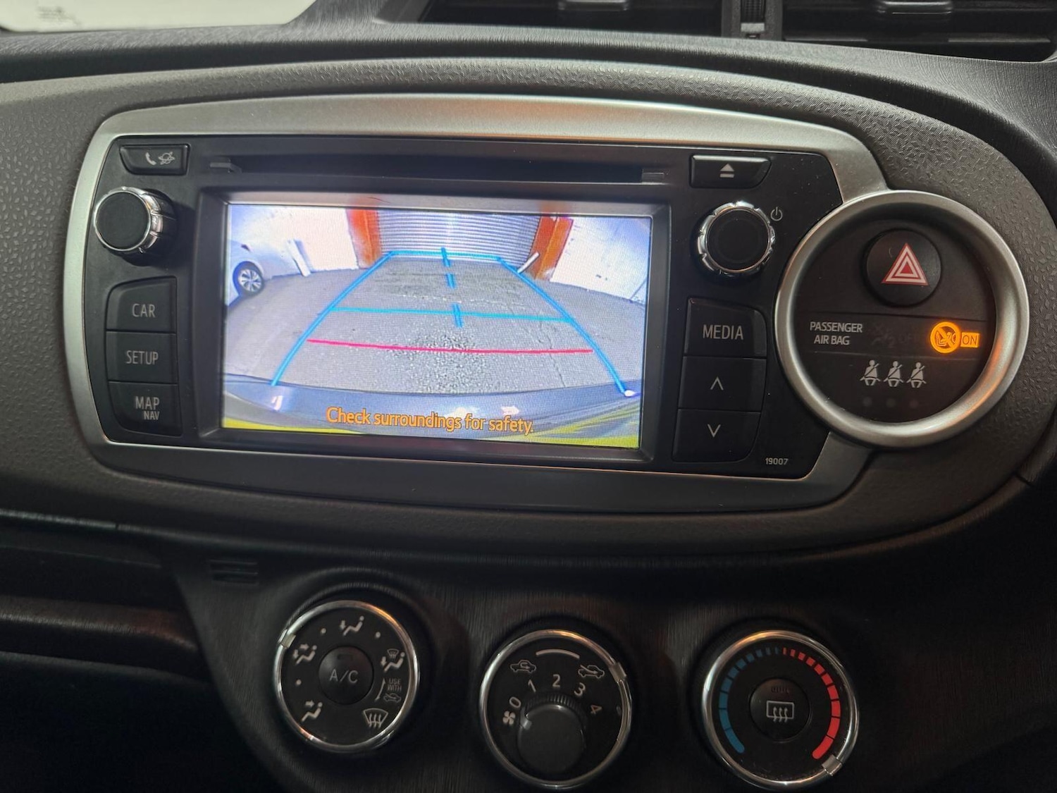 Used Toyota Yaris for sale - 77793409: Photo 2