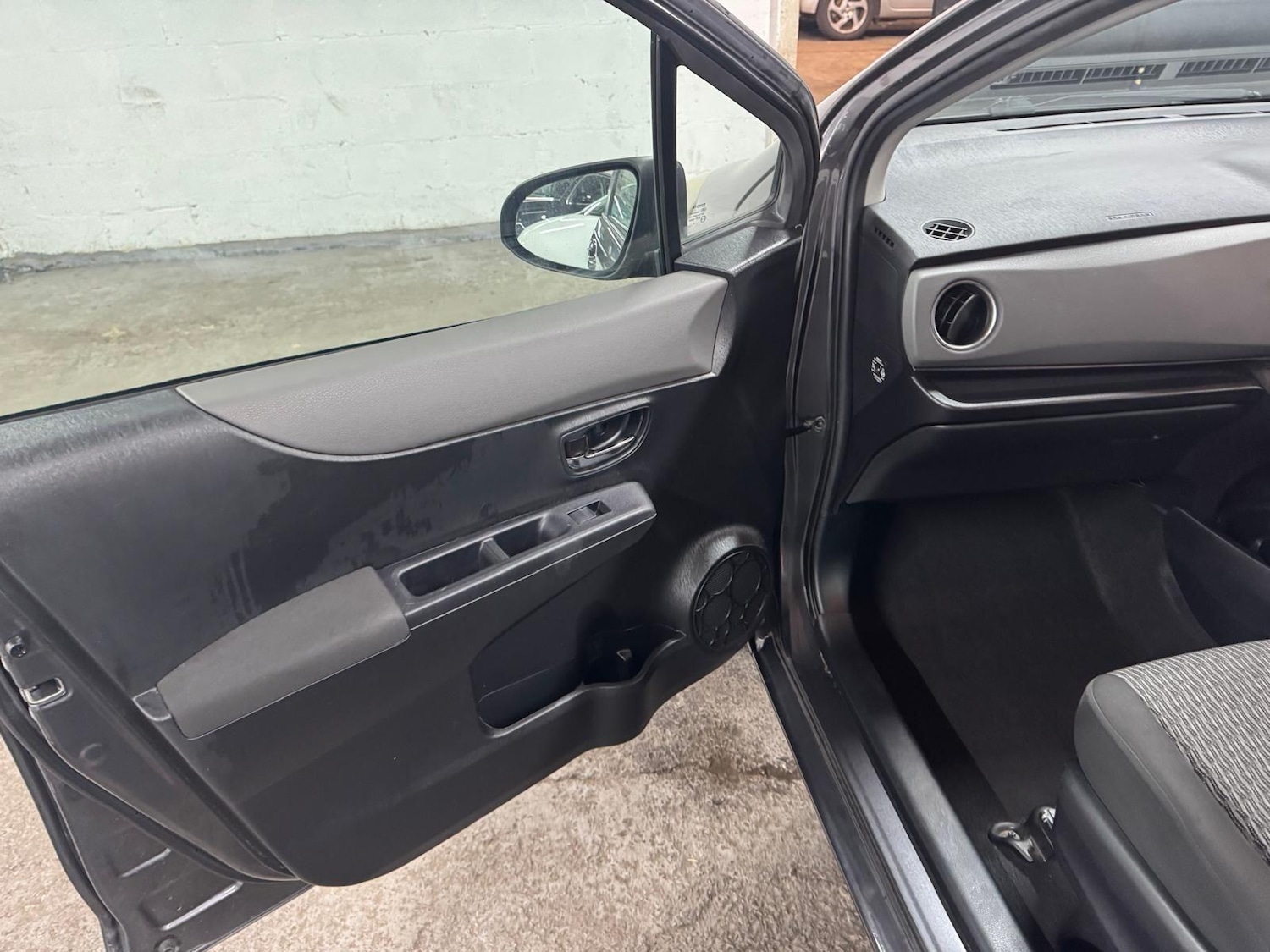 Used Toyota Yaris for sale - 77793409: Photo 34