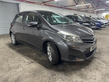 Used Toyota Yaris 2013 for sale - 77793409: Photo