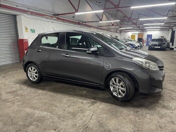 Used Toyota Yaris 2013 for sale - 77793409: Photo