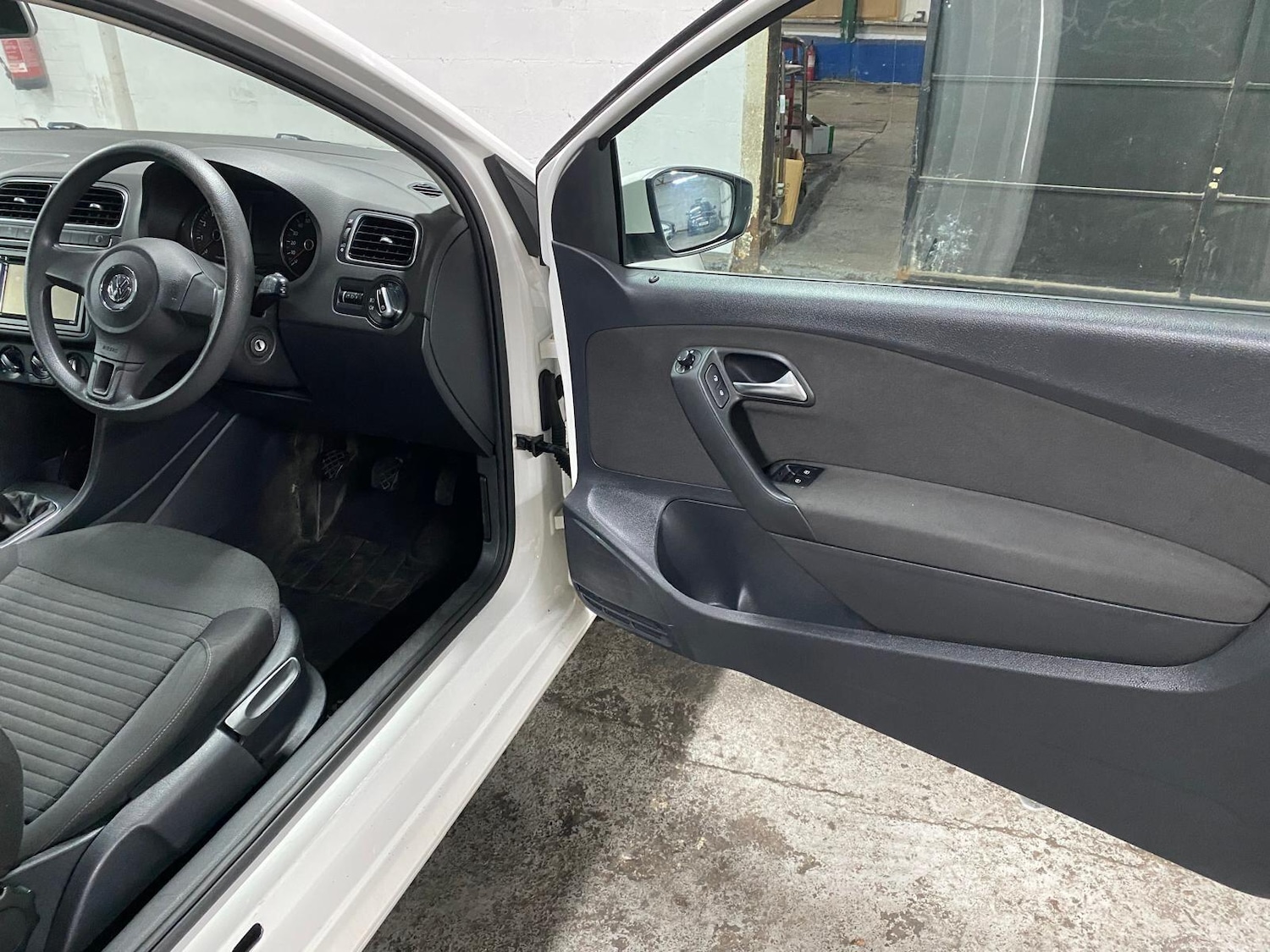 Used Volkswagen Polo 2012 for sale - 76306697: Photo 14