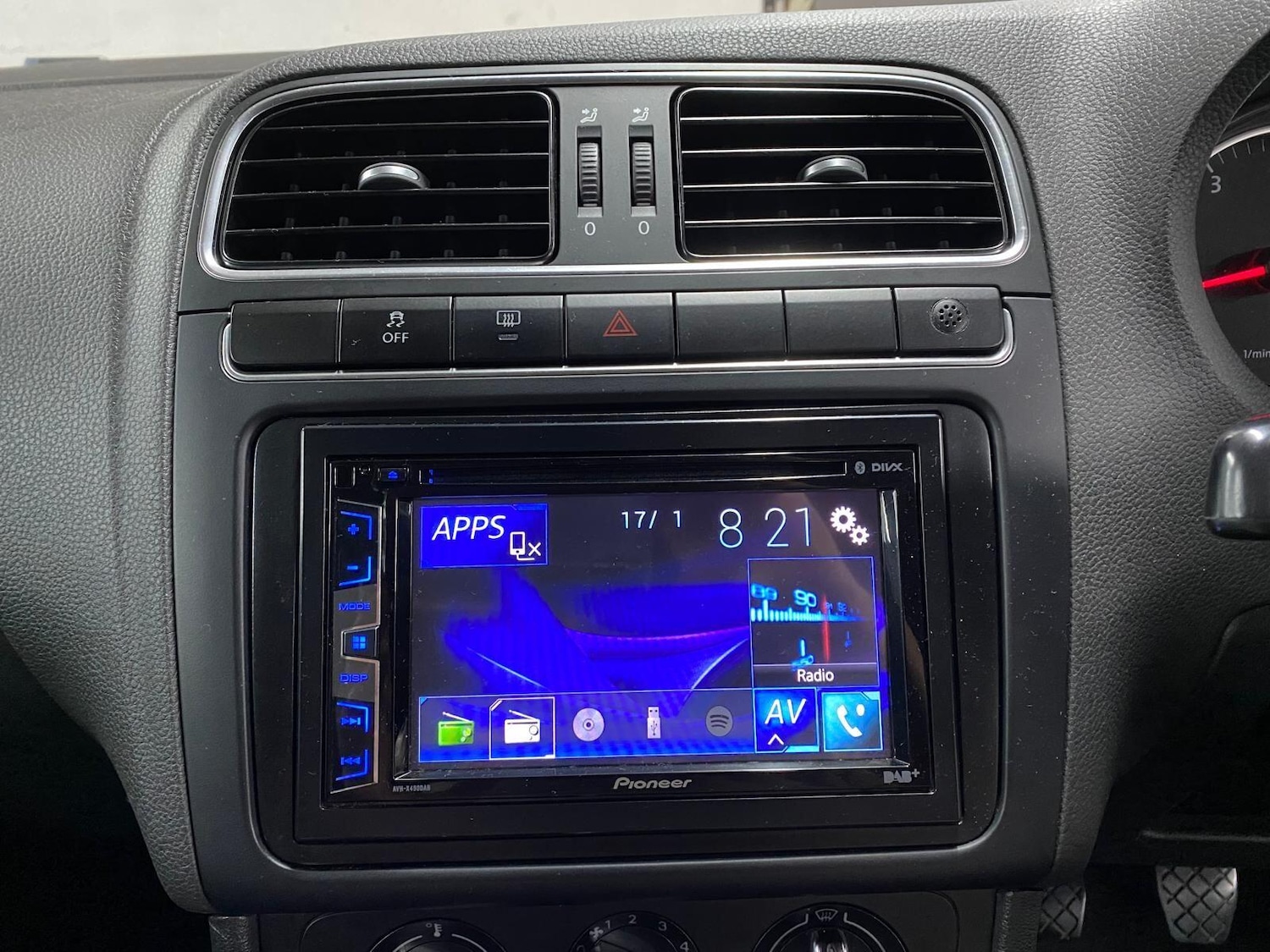 Used Volkswagen Polo 2012 for sale - 76306697: Photo 2