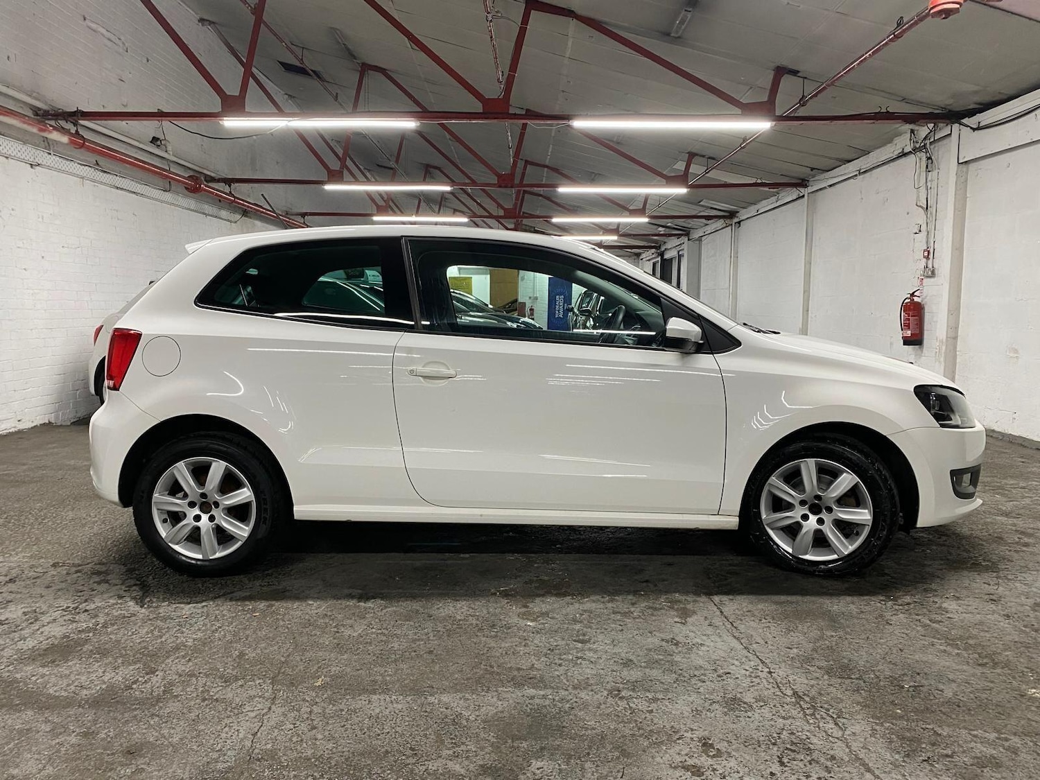 Used Volkswagen Polo 2012 for sale - 76306697: Photo 3