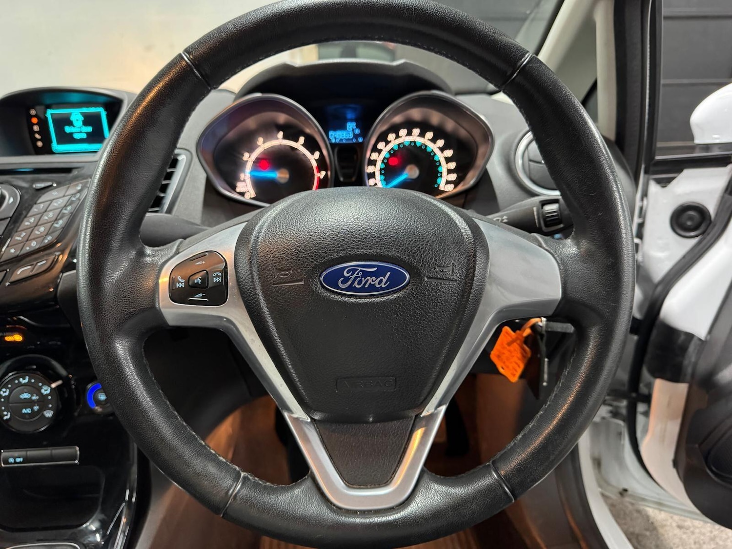 Used Ford Fiesta 2013 for sale - 76850473: Photo 2