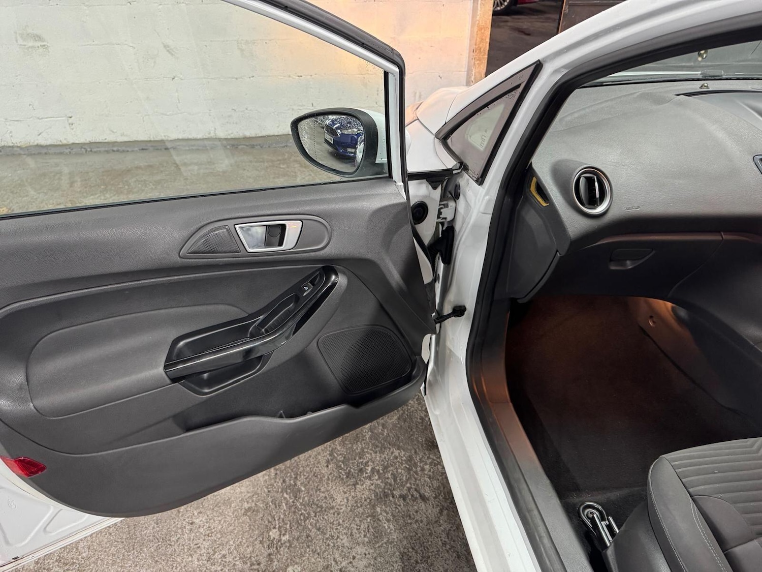 Used Ford Fiesta 2013 for sale - 76850473: Photo 43