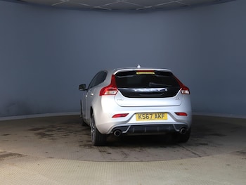 Used Volvo V40 2017 for sale - 76399102: Photo