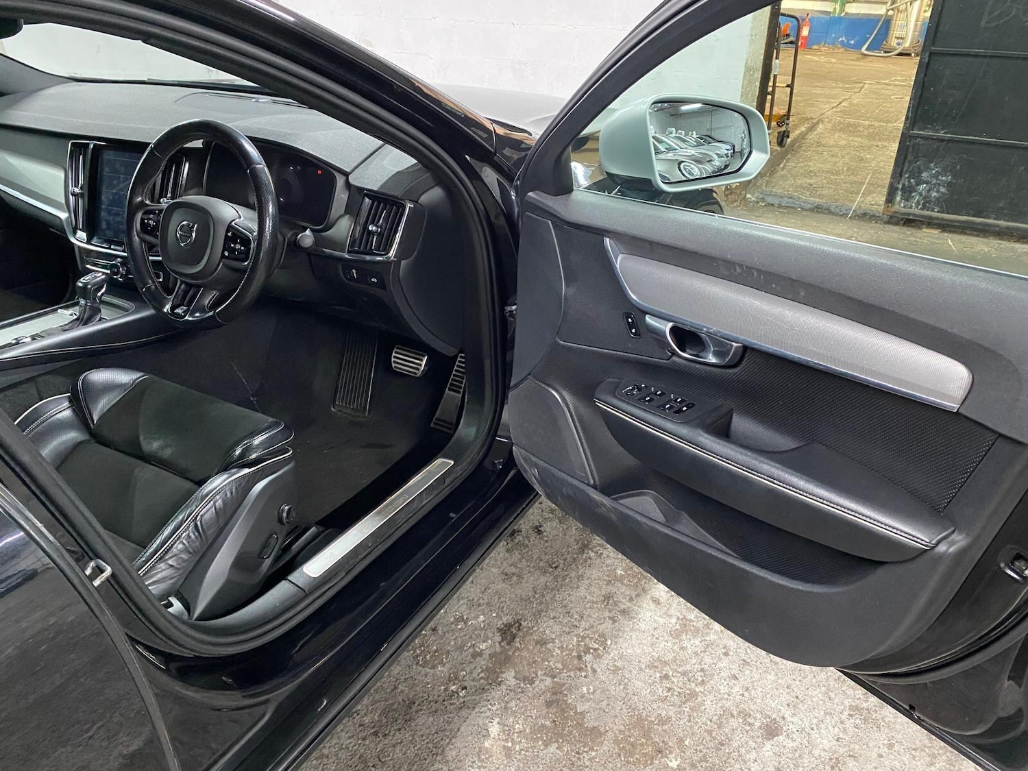 Used Volvo S90 2018 for sale - 76399379: Photo 11